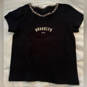 Brandy Melville cute tee!